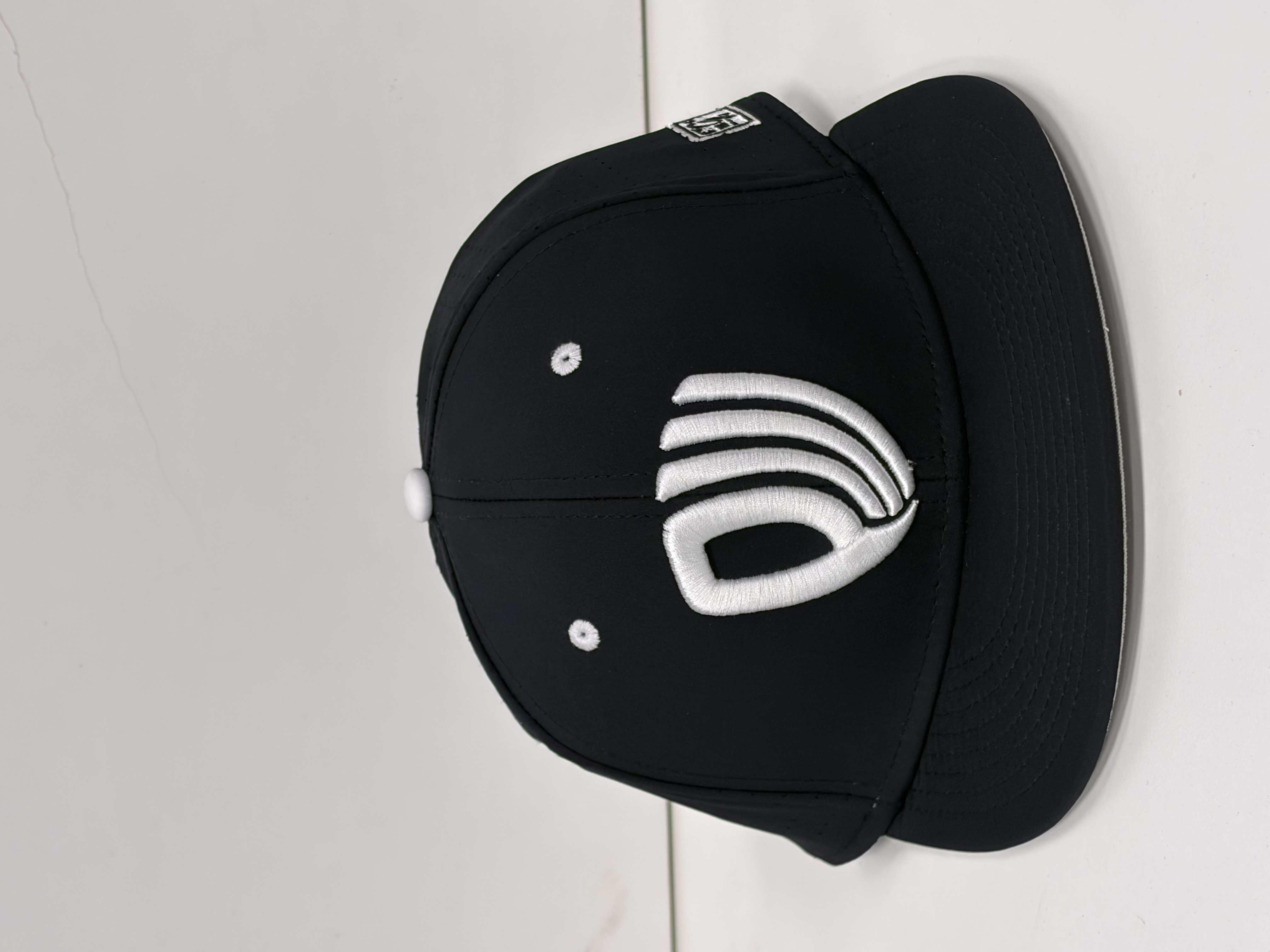Hat / Black / White PW Logo / Flat Bill / Fitted